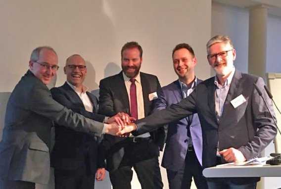 Der neue und der alte Vorstand