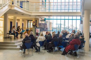 Gut besuchte Eröffnung